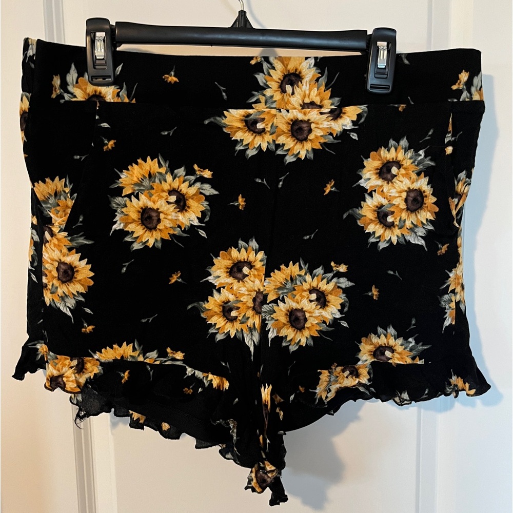 Torrid Sunflower 5” Gauze High Rise Short Size 0 (L)